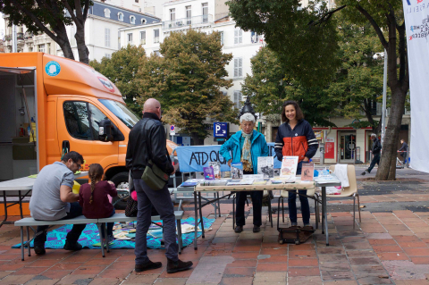 Présence militante sur la Canebière - Marseille