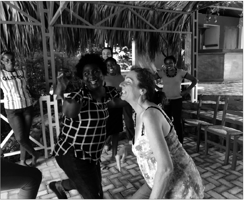 Atelier théâtre avec les femmes à Jacmel, Haïti, avril 2022